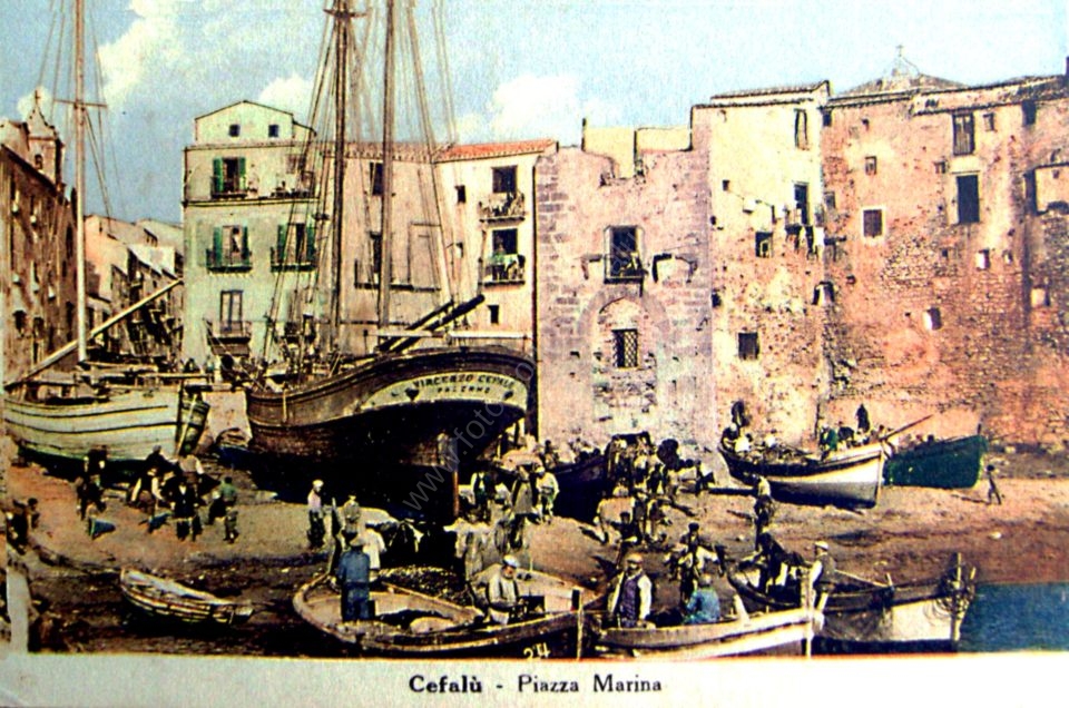 Cefalù - Piazza Marina